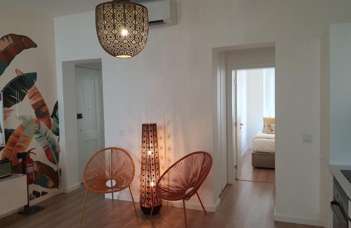 Linda-a-Velha Apartamento | Exotic Fusion: Coffee & Radio