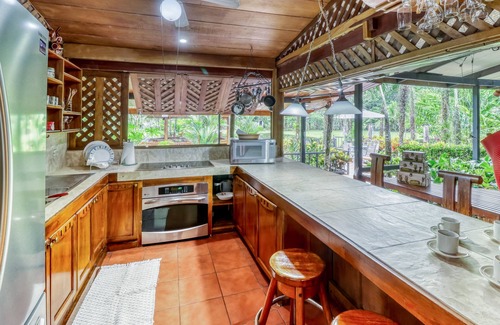 Florencia Casa | Casa exótica y acogedora con piscina privada, vistas al jardín y rodeada de naturaleza.