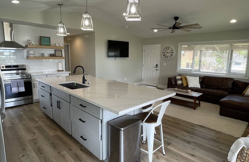Hauula Casa | Exotic Oceanfront 5 bedroom 3 bathroom house w/AC