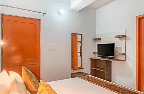 Dharampur Apartamento | Exotic Stays I The Pine Trails I Serviced Apartments I Toy Train View I Best Seller I Guaranteed Best Price I Kasauli