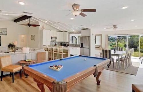 Fort Myers Casa | Exotic Water Front Getaway! Sleeps 14