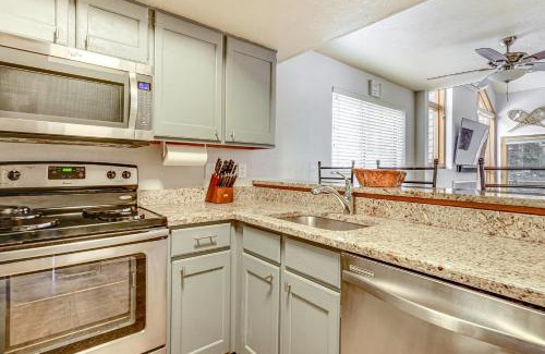Park City Apartamento | Expansive Canyons Ski Retreat with Community Pool!