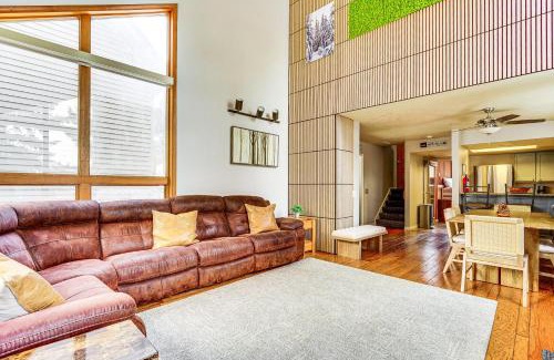Park City Apartamento | Expansive Canyons Ski Retreat with Community Pool!