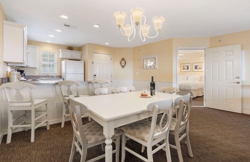 Kimberling City Condominio | Expansive Condo w Table Rock Lake Access-Free Attraction Tickets-Mini Golf-Cmty Pool-Pickleball