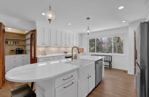 East Cobb Casa | Expansive Family Friendly East Cobb Retreat