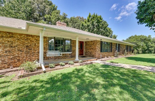 Fayetteville Casa | Expansive Fayetteville Retreat 11 Mi to U of A!