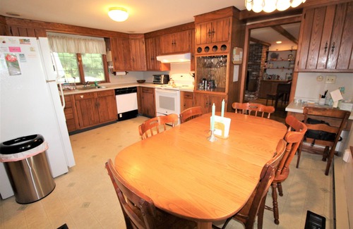 South Orleans Casa | Casa expansiva por Orleans Town Landing