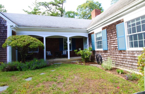 South Orleans Casa | Casa expansiva por Orleans Town Landing