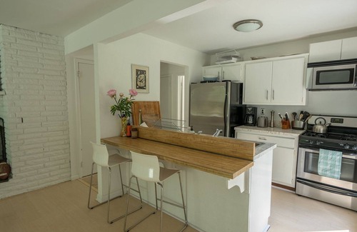 Montauk Casa | Moderna casa de campo de belleza en Montauk, a 10 min. A pie de Ocean Beach, piscina climatizada, patio con sombra de ������rboles