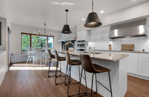 Woodmoor Casa | Expansive Monument Home Hot Tub and Mountain Views!