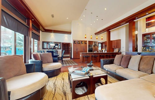 Snowmass Village Casa | Expansive mountain lodge with hot tub, fast WiFi, & easy access to slopes
