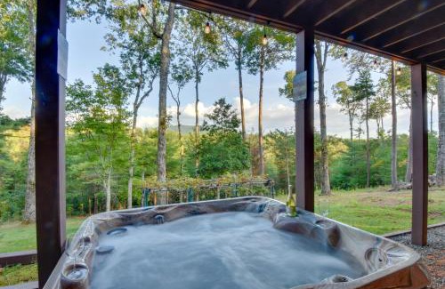 Ellijay Casa | Expansive Mtn-View Ellijay Cabin Private Hot Tub