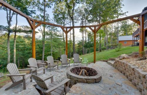 Ellijay Casa | Expansive Mtn-View Ellijay Cabin Private Hot Tub
