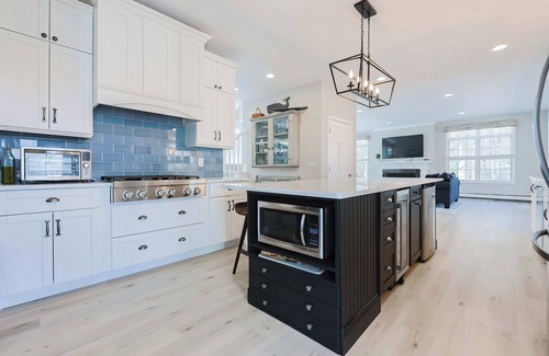 Buzzards Bay Casa | Expansive Oasis With Water Views, Walk To Beach!