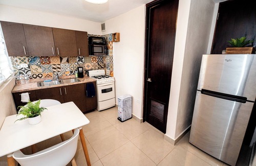 Vayas Casa | Expansive Paradise with Private Jacuzzi and Tropical Patio