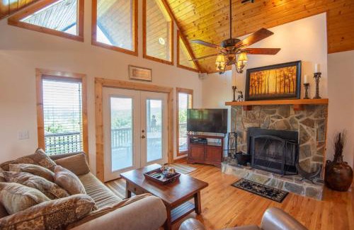 Piney Creek Casa | Expansive Porches with Views, Fireplaces, Comm Rec Center