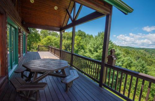 Piney Creek Casa | Expansive Porches with Views, Fireplaces, Comm Rec Center