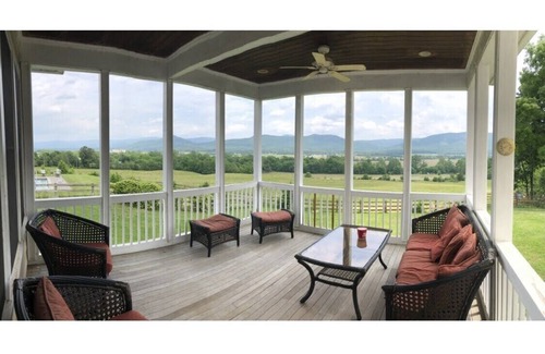 Elkton Casa | Amplia vista de las montañas Blue Ridge, el valle y el río Shenandoah