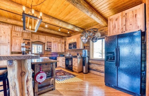 Stevensville Casa | Expansive Views of Bitterroot Mountains from Beautiful Log Home