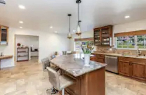 Granada Hills North Casa | Expansive, welcoming 5-bedroom pool home