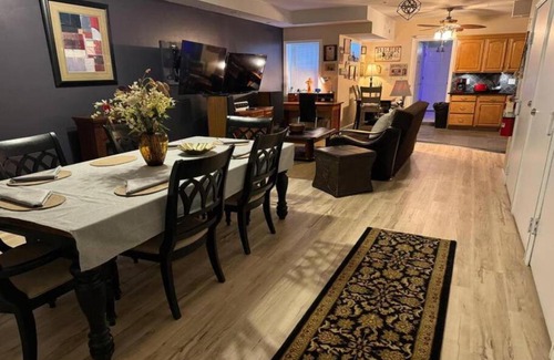 Union City Apartamento | Expedient Stay - Ground Floor - 2 Bedroom - 15 Mins to NY