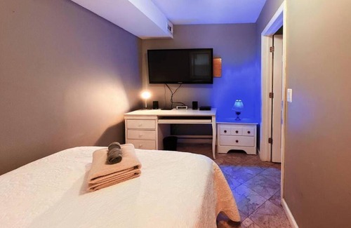 Union City Apartamento | Expedient Stay - Ground Floor - 2 Bedroom - 15 Mins to NY