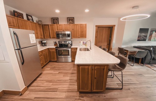 Mountain House Casa | Expedition Station 8607 by SummitCove Vacation Lodging
