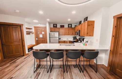 Mountain House Casa | Expedition Station 8607 by SummitCove Vacation Lodging