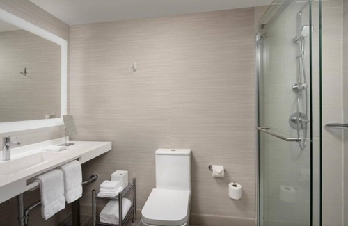 Lake Forest Casa | Experience a Stylish Retreat at our new South Portland Hotel