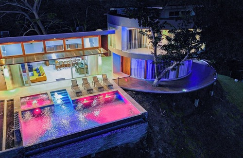 Tárcoles Casa | "Experience a unique moment in a corner of tranquility and natural beauty!"