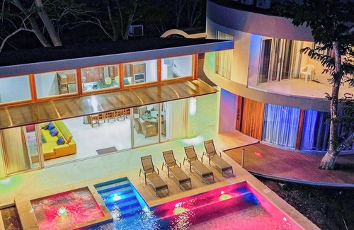 Tárcoles Casa | "Experience a unique moment in a corner of tranquility and natural beauty!"
