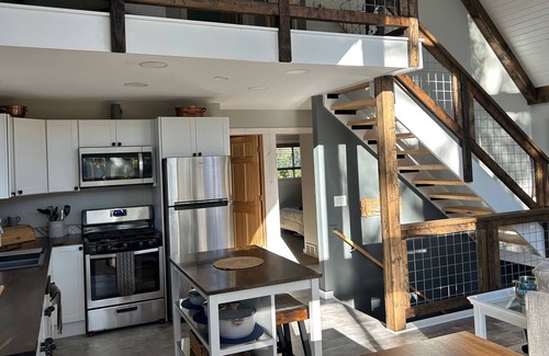 Lauderdale Lakes Casa | Experience All-Season Bliss on Lauderdale Lakes. New A-Frame with Game Room!