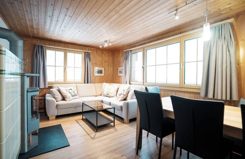 Amden Casa | "Experience Alpine Bliss: Family-Friendly Chalet with Stunning Views!"