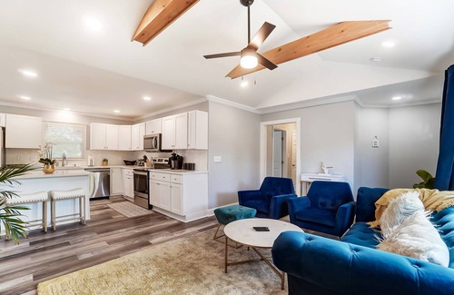 Starmount Casa | Experience Charlotte charm near SouthPark Mall