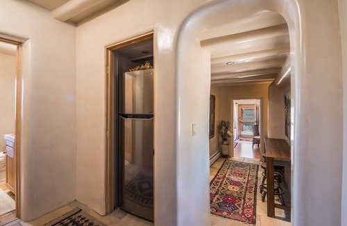 Historic Eastside Condominio | Experience charm in Historic Eastside, just a quick 5min drive to Santa Fe Plaza