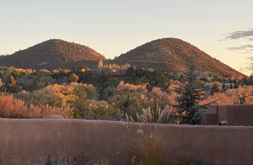 Historic Eastside Condominio | Experience charm in Historic Eastside, just a quick 5min drive to Santa Fe Plaza