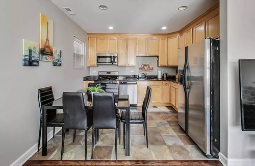 Wicker Park Apartamento | Experience Chicago in one of it's hottest neighborhoods!