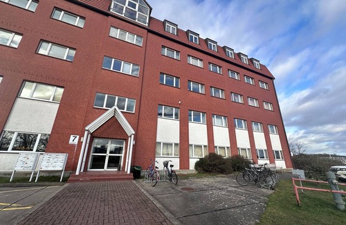 Rostock Apartamento | "Experience Coastal Comfort: Hafenkante Apartment in Rostock Awaits!"