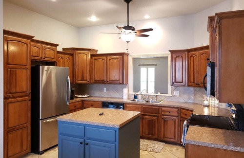 Barling Casa | Experience Comfort and Relaxation in Chaffee Crossing w/ this Spacious Retreat!