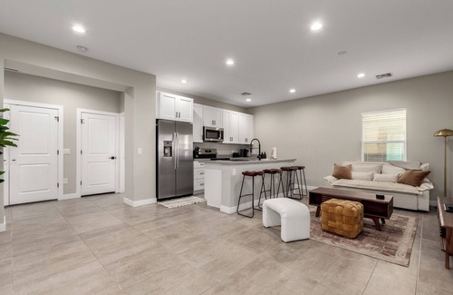Alhambra Casa | Experience comfort in the Stunning Lawrence, a spacious 2-bedroom, 2-bathroom retreat