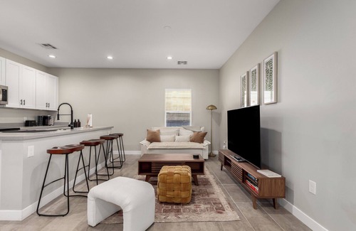 Alhambra Casa | Experience comfort in the Stunning Lawrence, a spacious 2-bedroom, 2-bathroom retreat