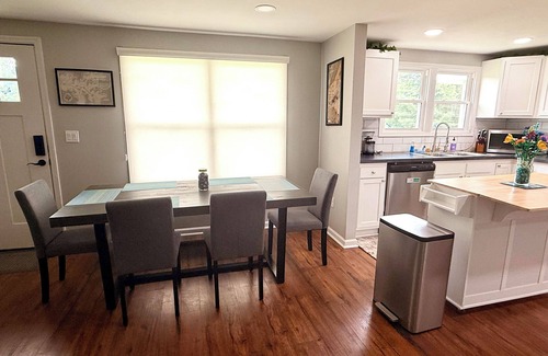 Beattyville Cabaña | Experience comfort at Whisker Ridge, a spacious 3-bedroom cottage in the scenic Beattyville, KY