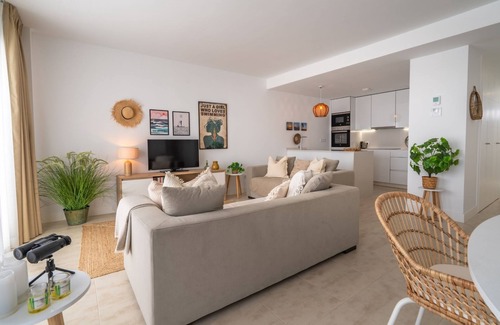 Puerto de la Duquesa Apartamento | Experience Elevated Living at this Pure South Penthouse