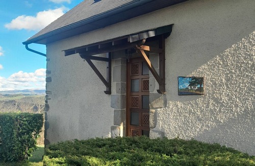 Confolent-Port-Dieu Casa | Experience an authentic stay in Haute Corrèze in the heart of preserved nature.