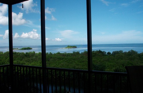 Burnt Store Marina Condominio | Experimente la vida costera frente al golfo @ Grande Isles III en Prosperity Point