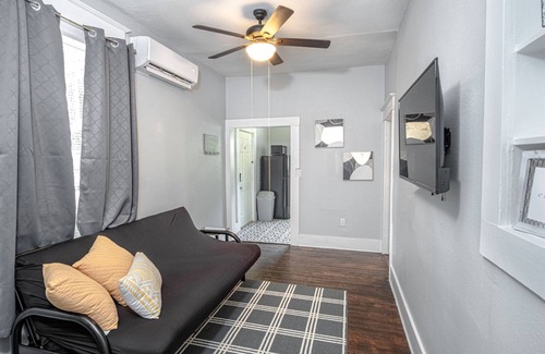 Southtown Apartamento | Experience History and Style Near DT and Riverwalk