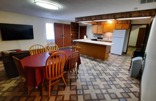 Hudson Casa | Experience Hudson charm in our spacious 3-bedroom retreat