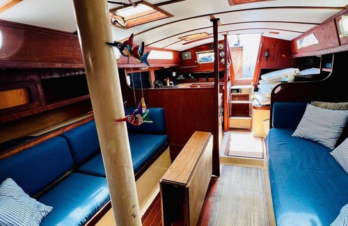 La Paz Alquiler De Eote | Experience La Paz on a Classic Sailboat