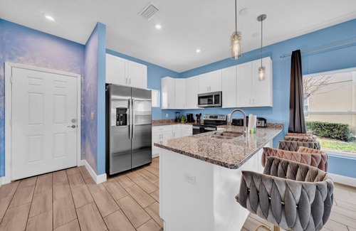 Bridgewater Crossing Casa | Experience Lakeside Bliss in a Family-Friendly Retreat - Luxurious Townhouse
