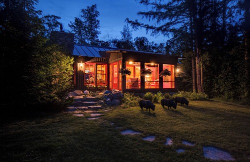 Rhinelander Cabina | EXPERIENCE LAKESIDE LUXURY AT MAPLE CABIN: YOUR IDYLLIC RETREAT IN STAR LAKE, WI